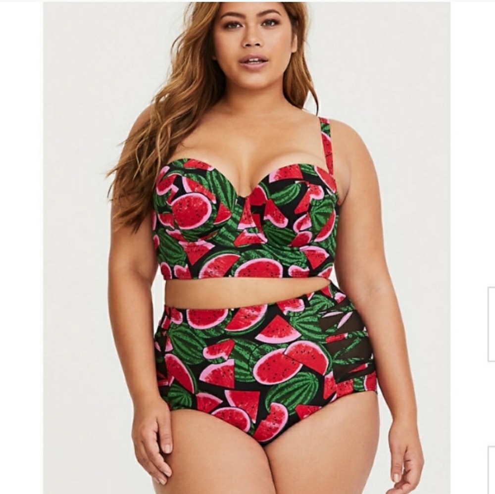Torrid size 2 bikini top